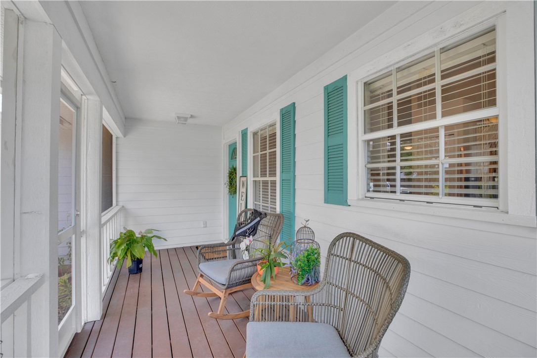 726 63rd Avenue Vero Beach, FL 32968 - Photo 4 of 22 a view of balcony with a potted plant and sitting area