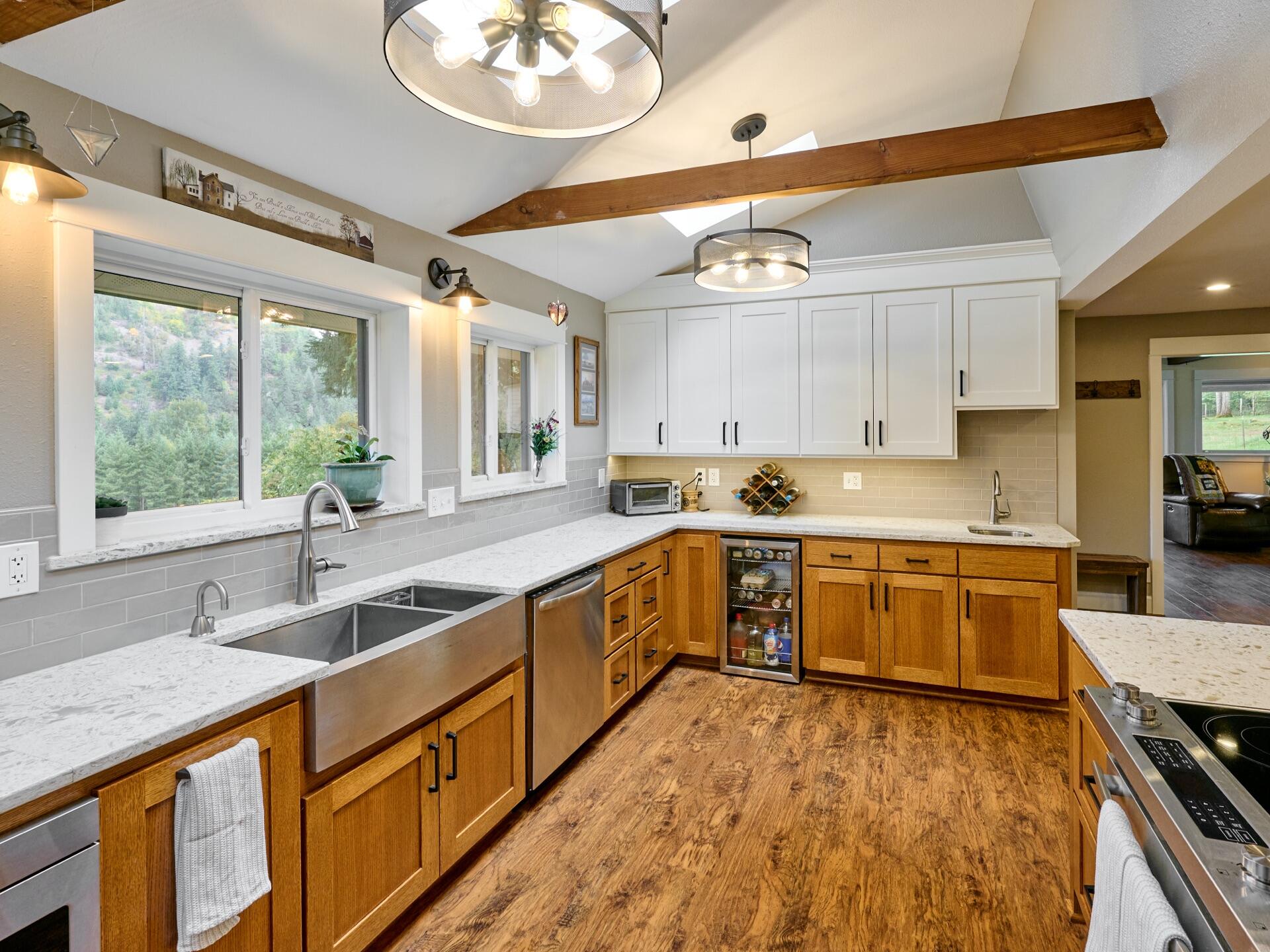34769 East Lacomb Road Lebanon, OR 97355 - Photo 14 of 42 100_34769_Lacomb_1_web