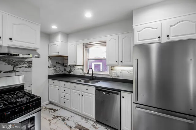 $3,500 | 3906 Ronson Drive, Alexandria, VA 22310