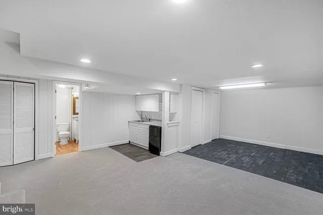 $3,500 | 3906 Ronson Drive, Alexandria, VA 22310