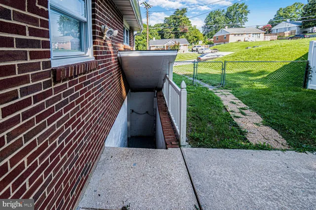 $3,500 | 3906 Ronson Drive, Alexandria, VA 22310