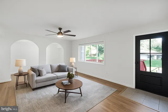 $3,500 | 3906 Ronson Drive, Alexandria, VA 22310