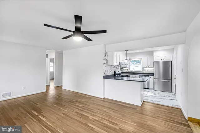 $3,500 | 3906 Ronson Drive, Alexandria, VA 22310