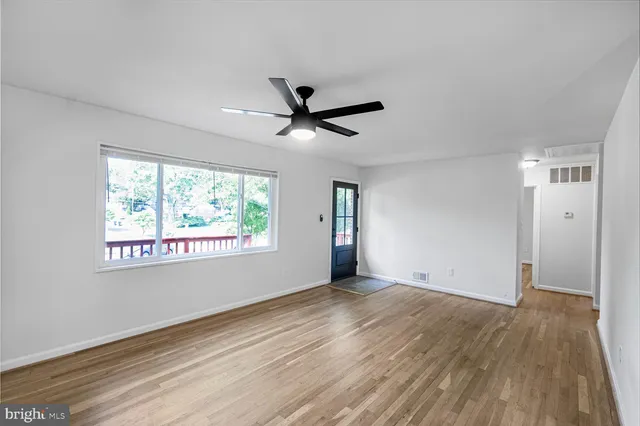 $3,500 | 3906 Ronson Drive, Alexandria, VA 22310