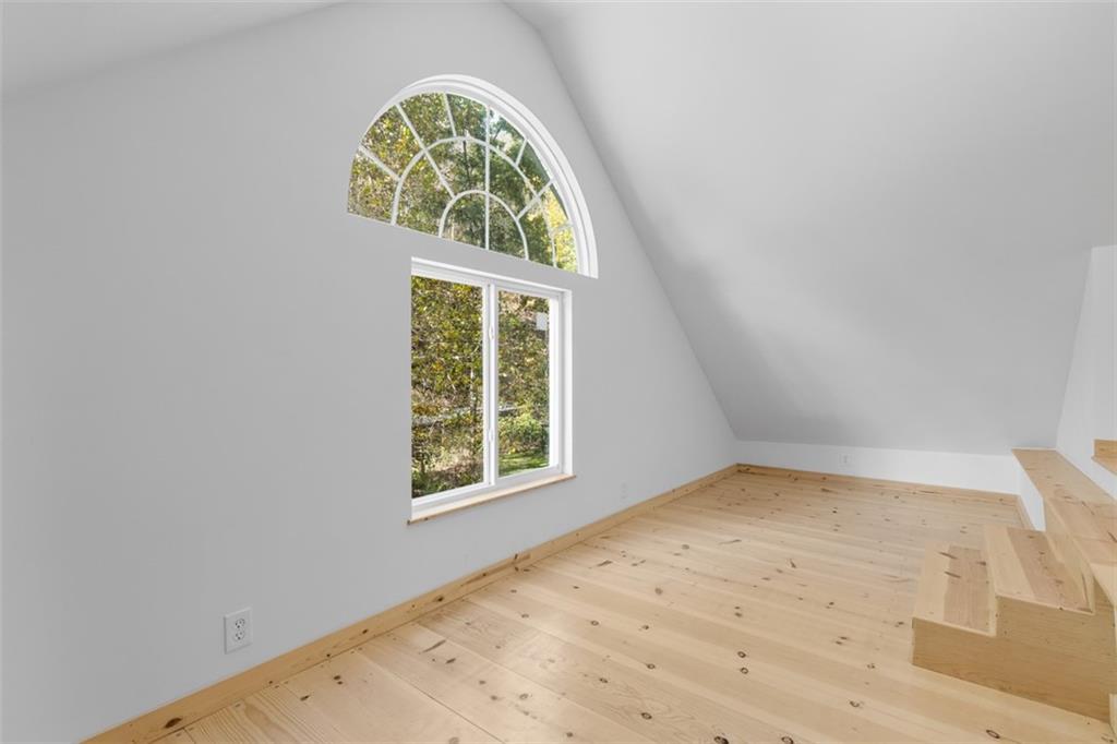 723 Glenfield Road Sewickley, PA 15143 - Photo 40 of 45 an empty room with a window