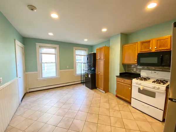 $4,500 | 1562 Tremont Street, Unit 2, Boston, MA 02120
