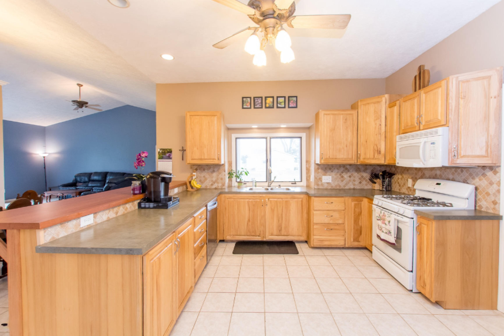 2213 Bauer Road Jenison, MI 49428 - Photo 10 of 36 2213-bauer-rd-10_26069113341_o