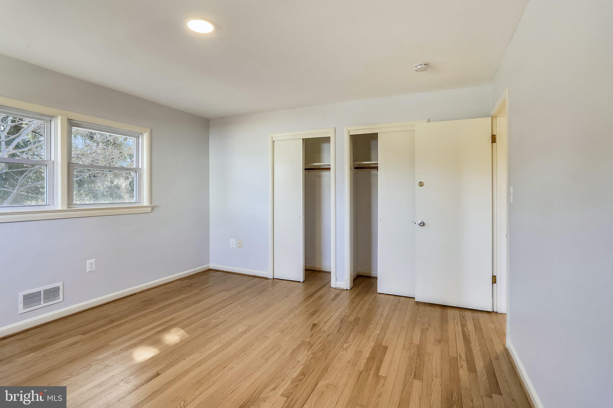 808 Winhall Way Silver Spring, MD 20904 - Photo 22 of 58 Large 1st floor front bedroom