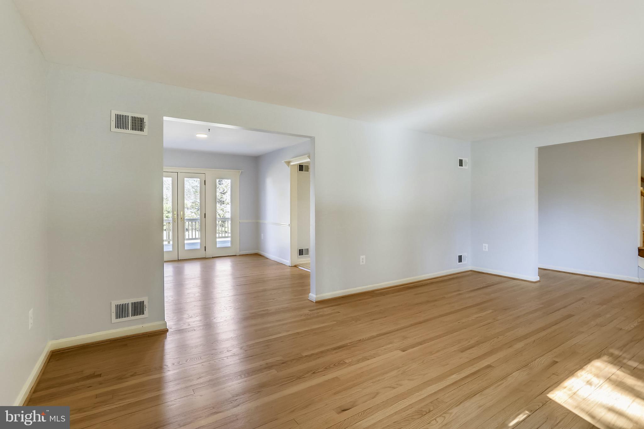 808 Winhall Way Silver Spring, MD 20904 - Photo 7 of 58 Living room