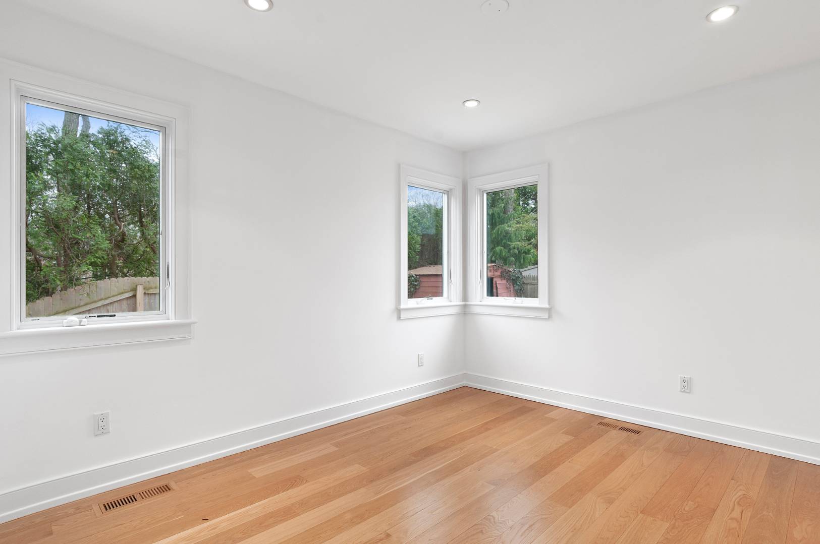 5 Oak Road Sag Harbor, NY 11963 - Photo 7 of 10 Gallery Image 7