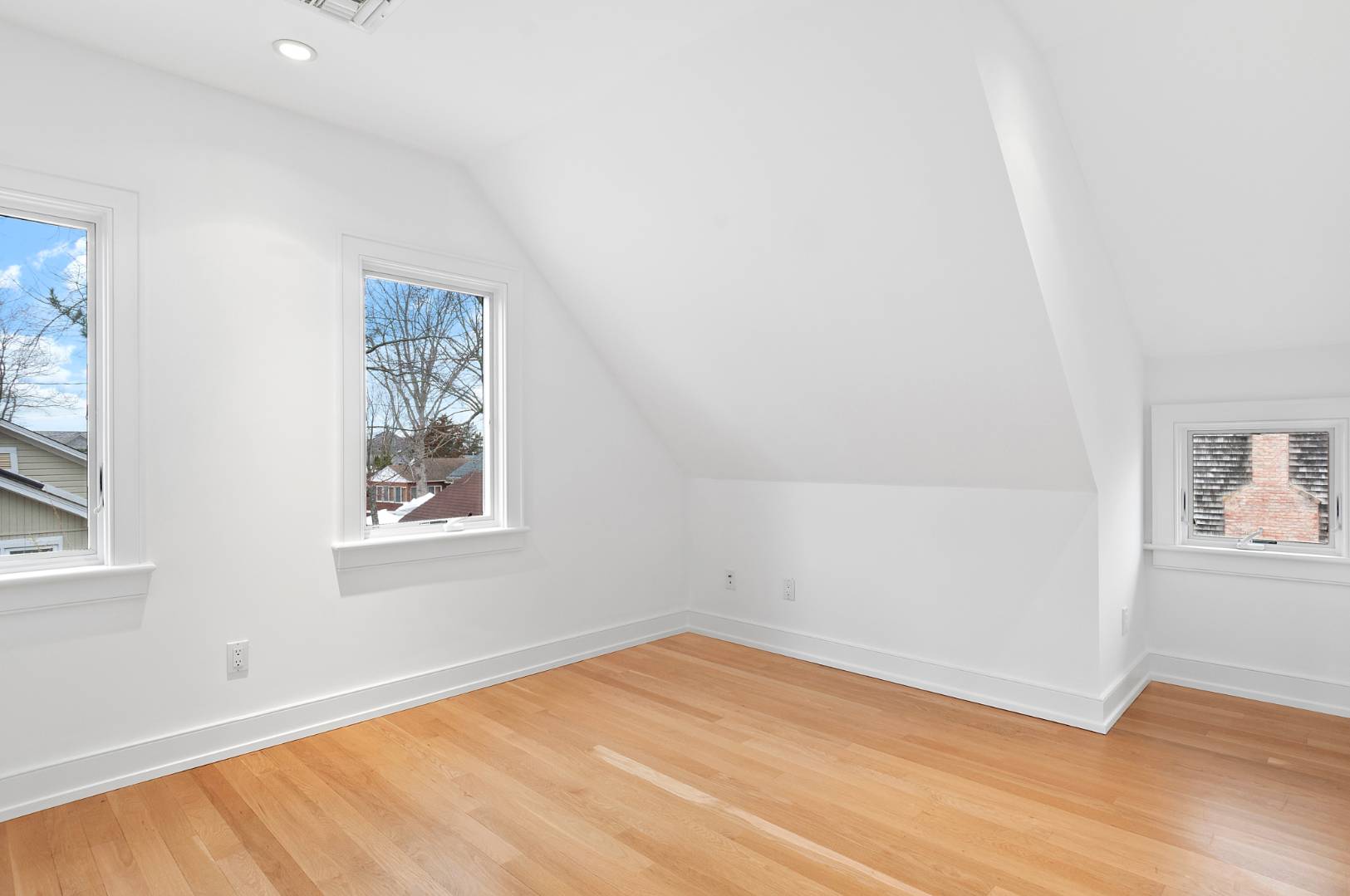 5 Oak Road Sag Harbor, NY 11963 - Photo 9 of 10 Gallery Image 9