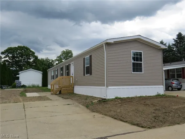 $129,900 | 2663 Lake Breeze Drive, Madison, OH 44057