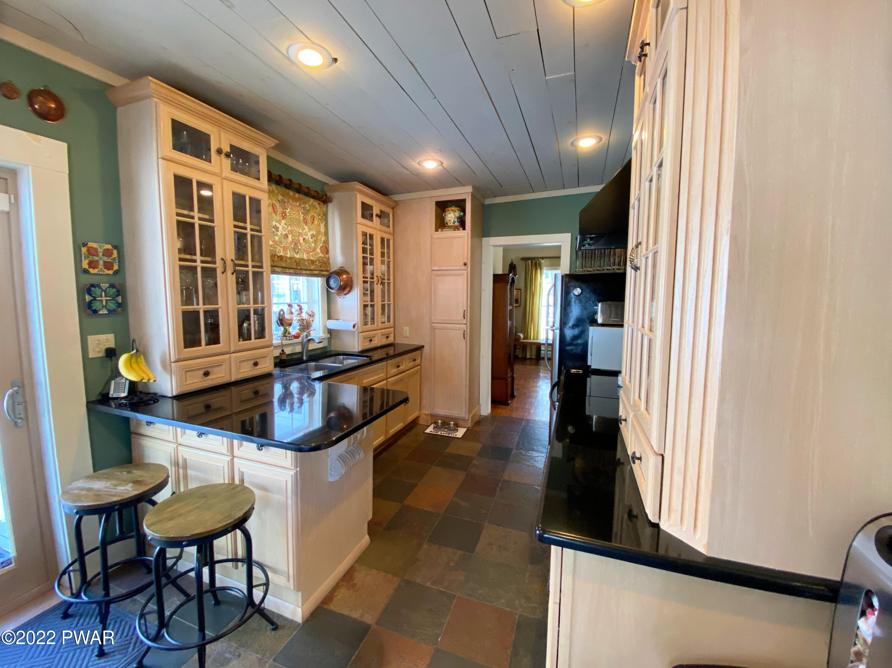 399 Como Road Lake Como, PA 18437 - Photo 11 of 30 Kitchen