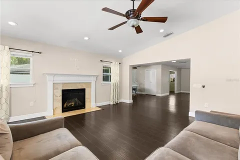 $645,000 | 910 Gamewell Avenue, Maitland, FL 32751