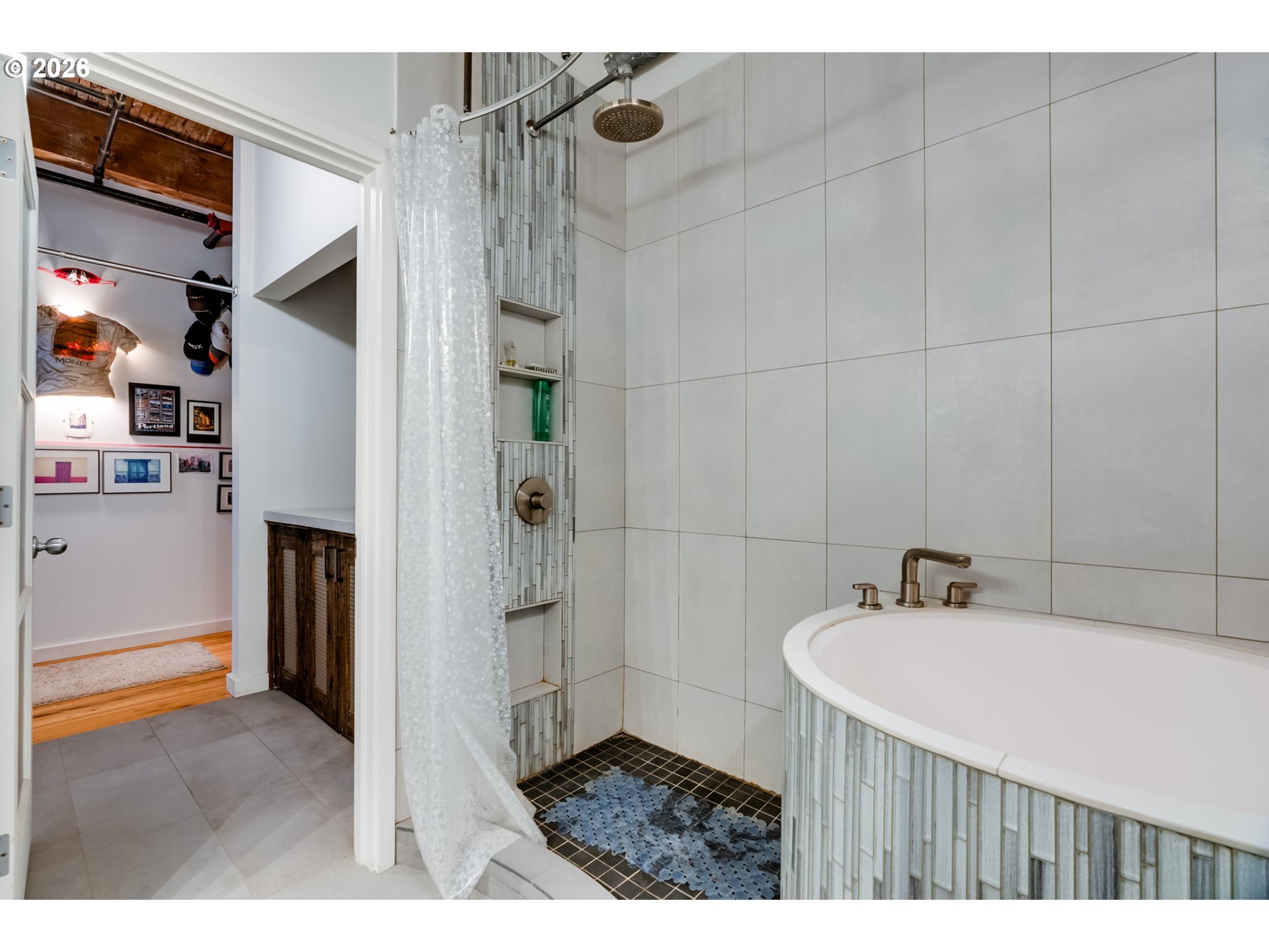 725 Northwest Flanders Street, Unit 204 Portland, OR 97209 - Photo 19 of 28