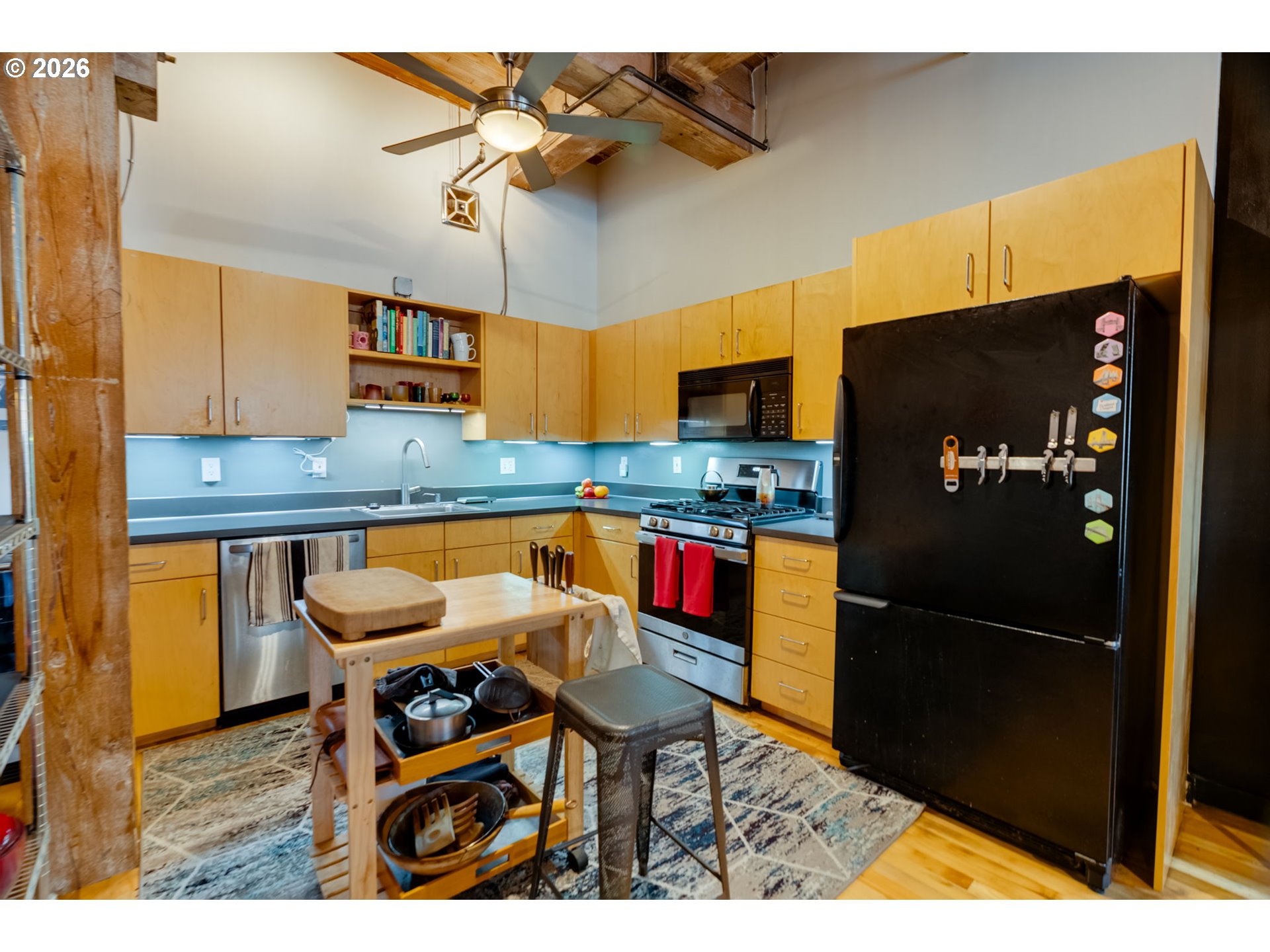 725 Northwest Flanders Street, Unit 204 Portland, OR 97209 - Photo 8 of 28