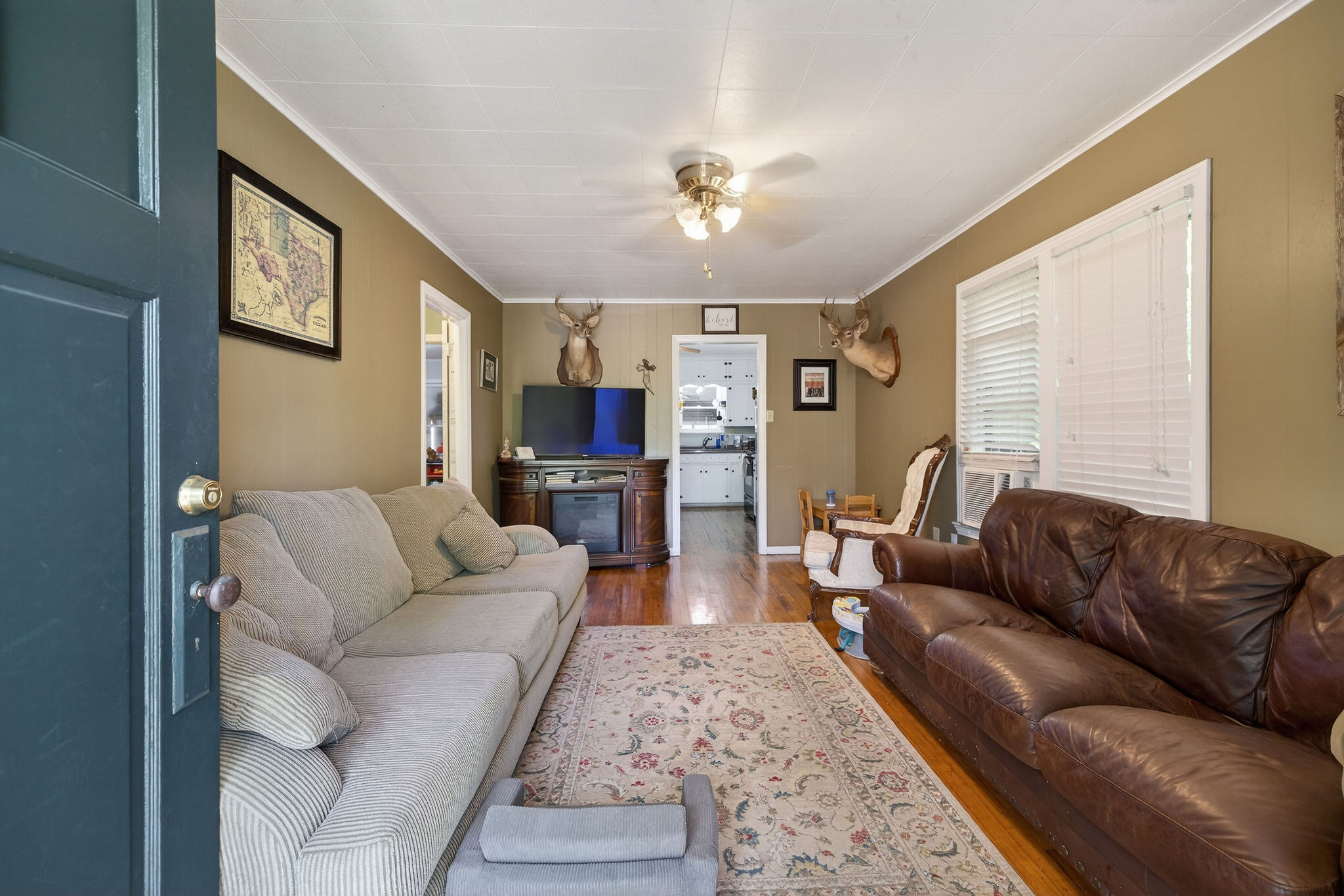 621 South Main Street Lockhart, TX 78644 - Photo 7 of 32