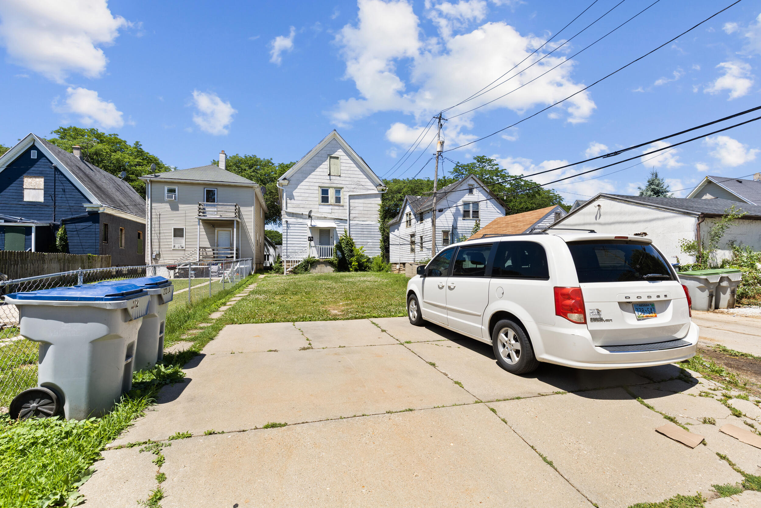 2122 South 26th Street, Unit 2122A Milwaukee, WI 53215 - Photo 20 of 26 off street parking