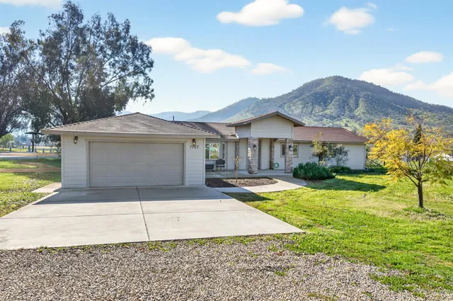 $499,000 | 7767 Buckhorn Drive, Sanger, CA 93657