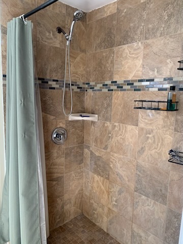 315 Sheridan Street Park Forest, IL 60466 - Photo 25 of 32 a bathroom with a shower