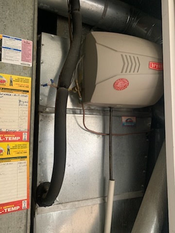 315 Sheridan Street Park Forest, IL 60466 - Photo 28 of 32 a view of a hallway with a elevator