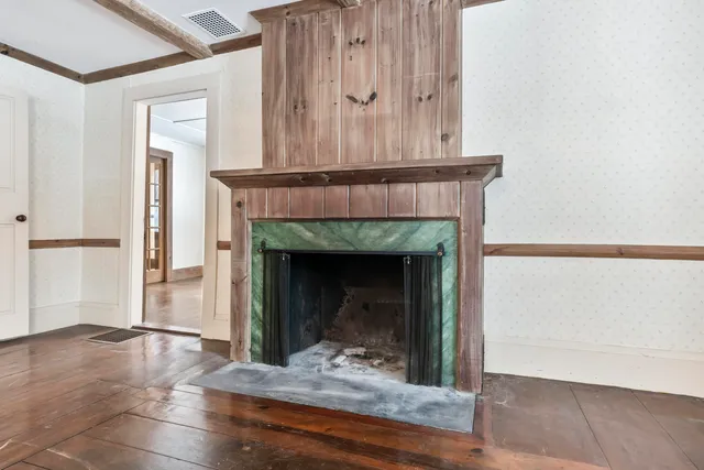 $395,000 | 904-908 Lakeview Drive, China, ME 04358