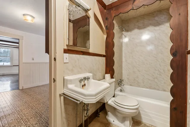 $395,000 | 904-908 Lakeview Drive, China, ME 04358