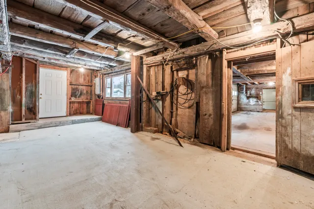 $395,000 | 904-908 Lakeview Drive, China, ME 04358