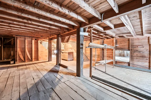 $395,000 | 904-908 Lakeview Drive, China, ME 04358