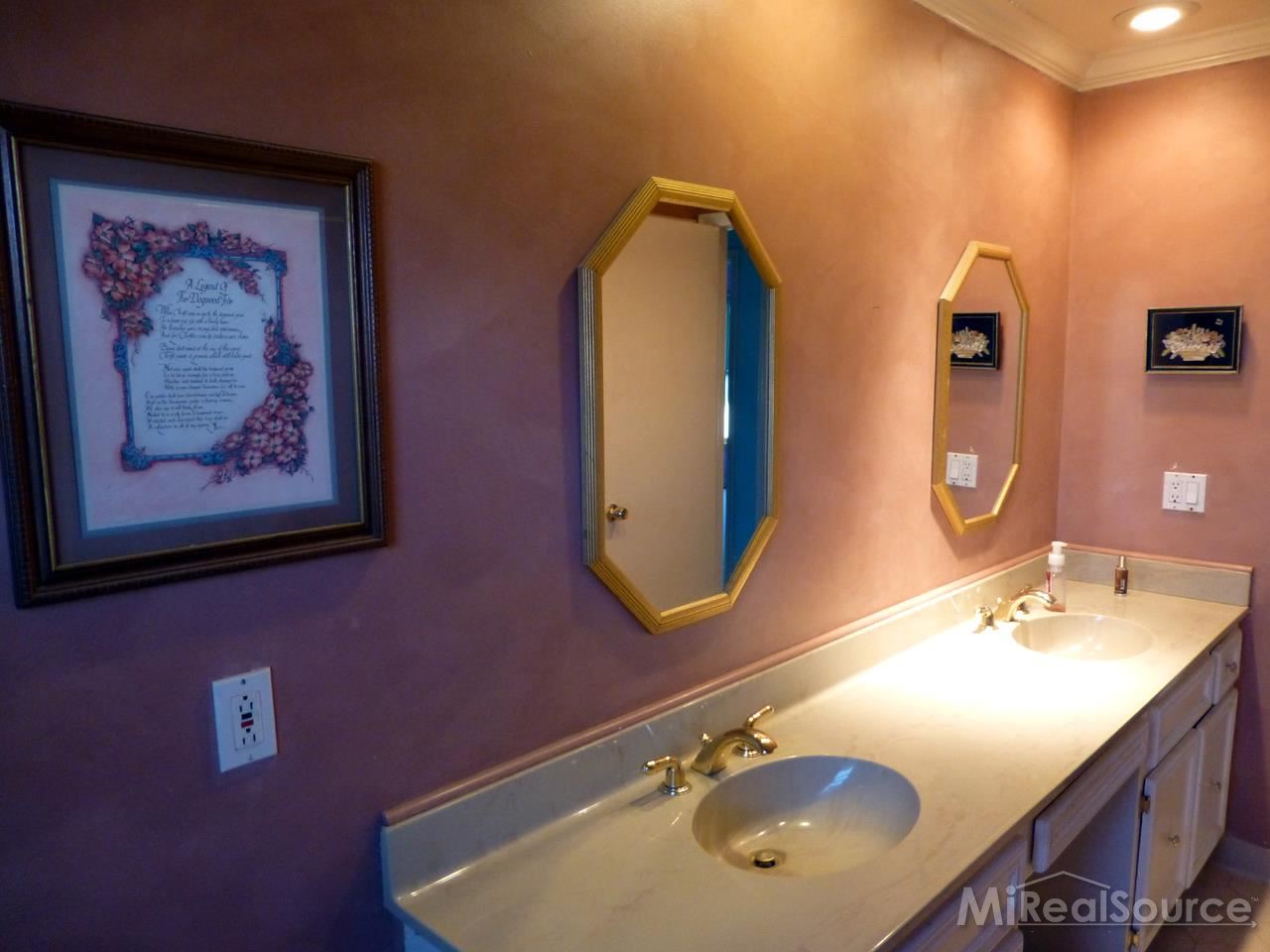 4064 Waterview Drive Utica, MI 48316 - Photo 13 of 24 31188070-12.JPG