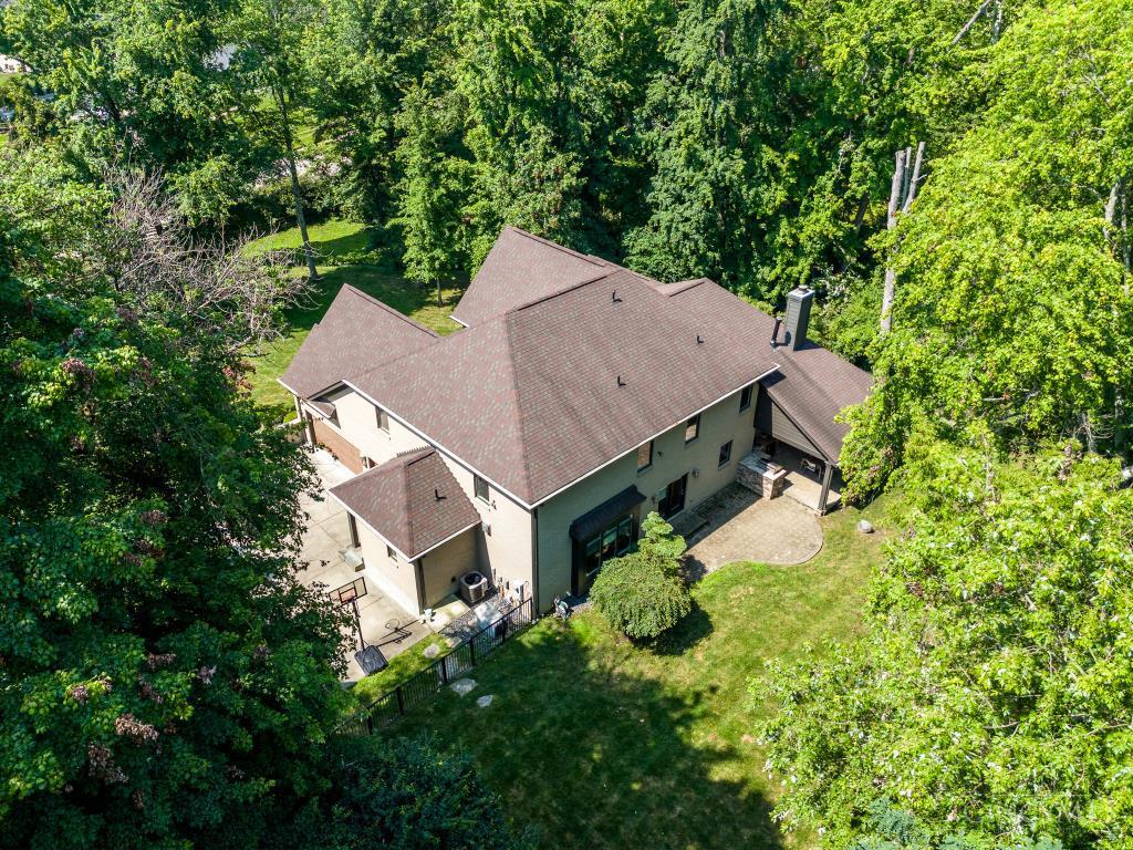 8714 Weller Road Montgomery, OH 45249 - Photo 6 of 47 Gallery Image 6