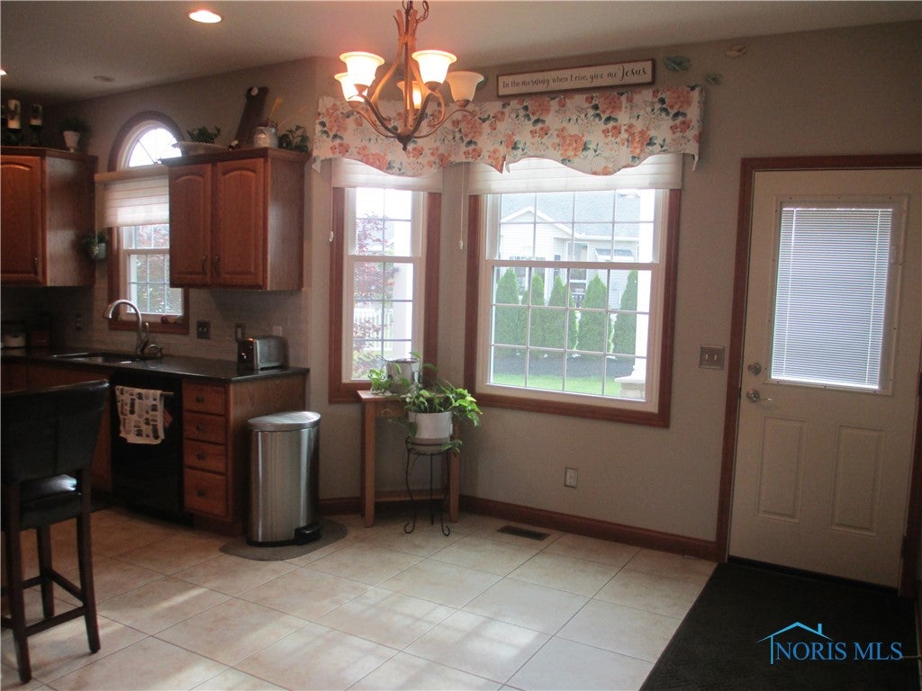 8268 Ash Ridge Lane Findlay, OH 45840 - Photo 9 of 25 Gallery Image 9