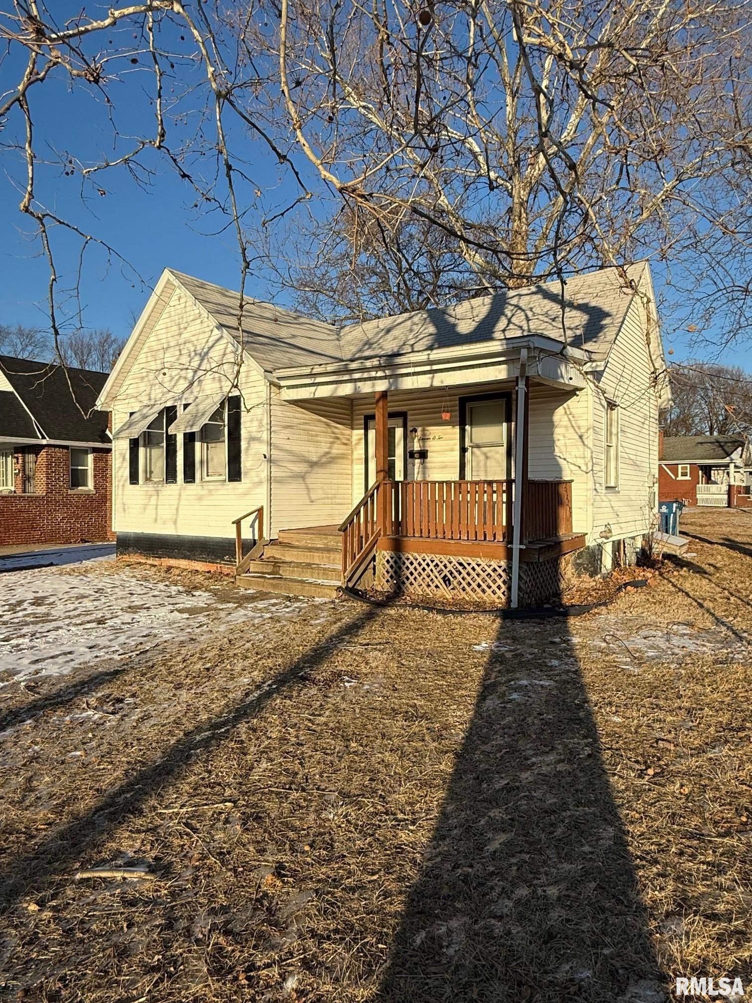 1102 North Bond Street Springfield, IL 62702 - Photo 1 of 1