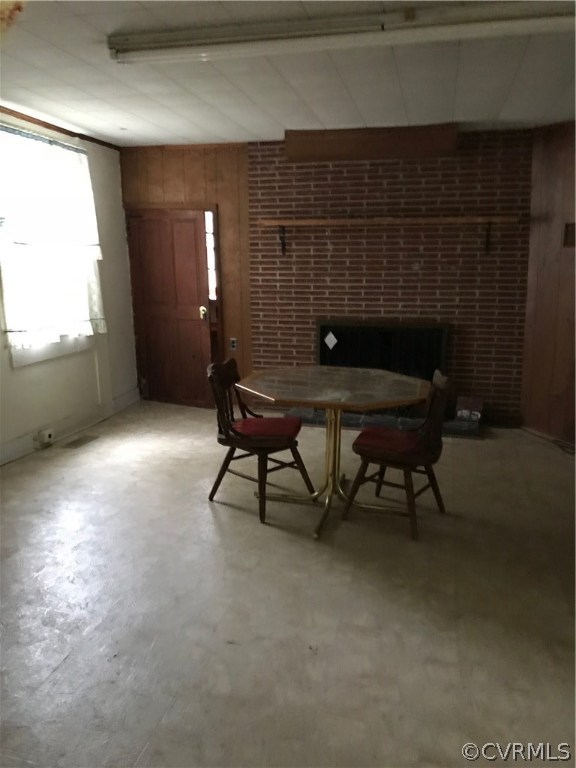 7611 Iron Bridge Road Richmond, VA 23237 - Photo 4 of 10 a workspace with furniture and window