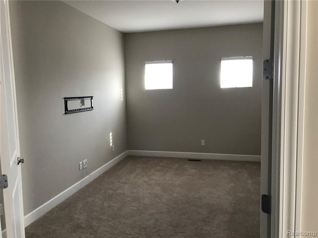 5505 Woodfall Road Clarkston, MI 48348 - Photo 20 of 46