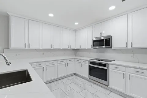 $525,000 | 512 Darlene Trail, Euless, TX 76039