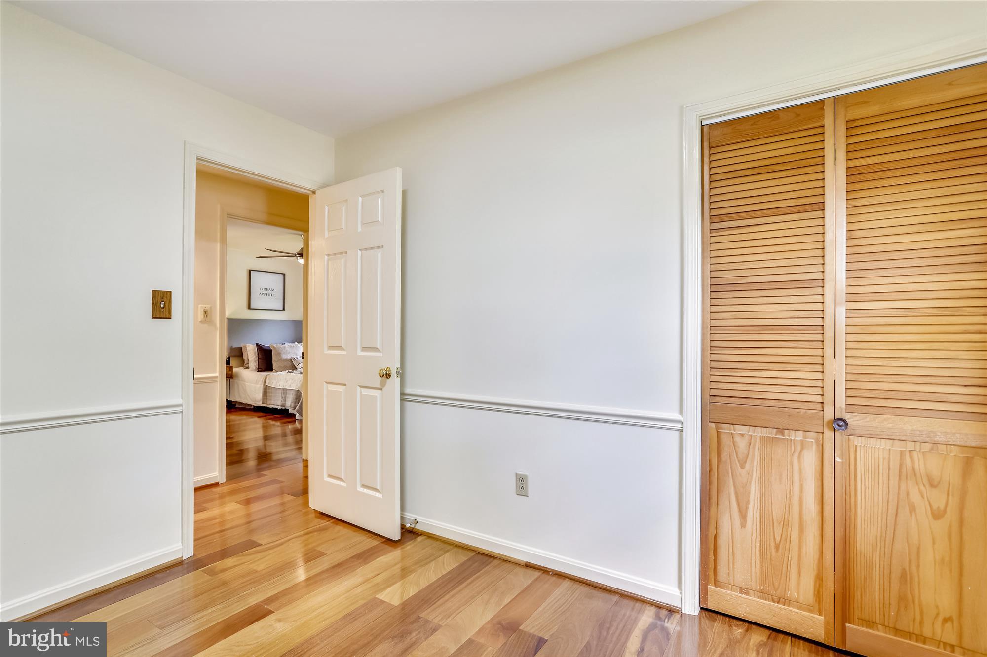 8427 Fort Hunt Road Alexandria, VA 22308 - Photo 18 of 35 Bedroom 2 Upper Level