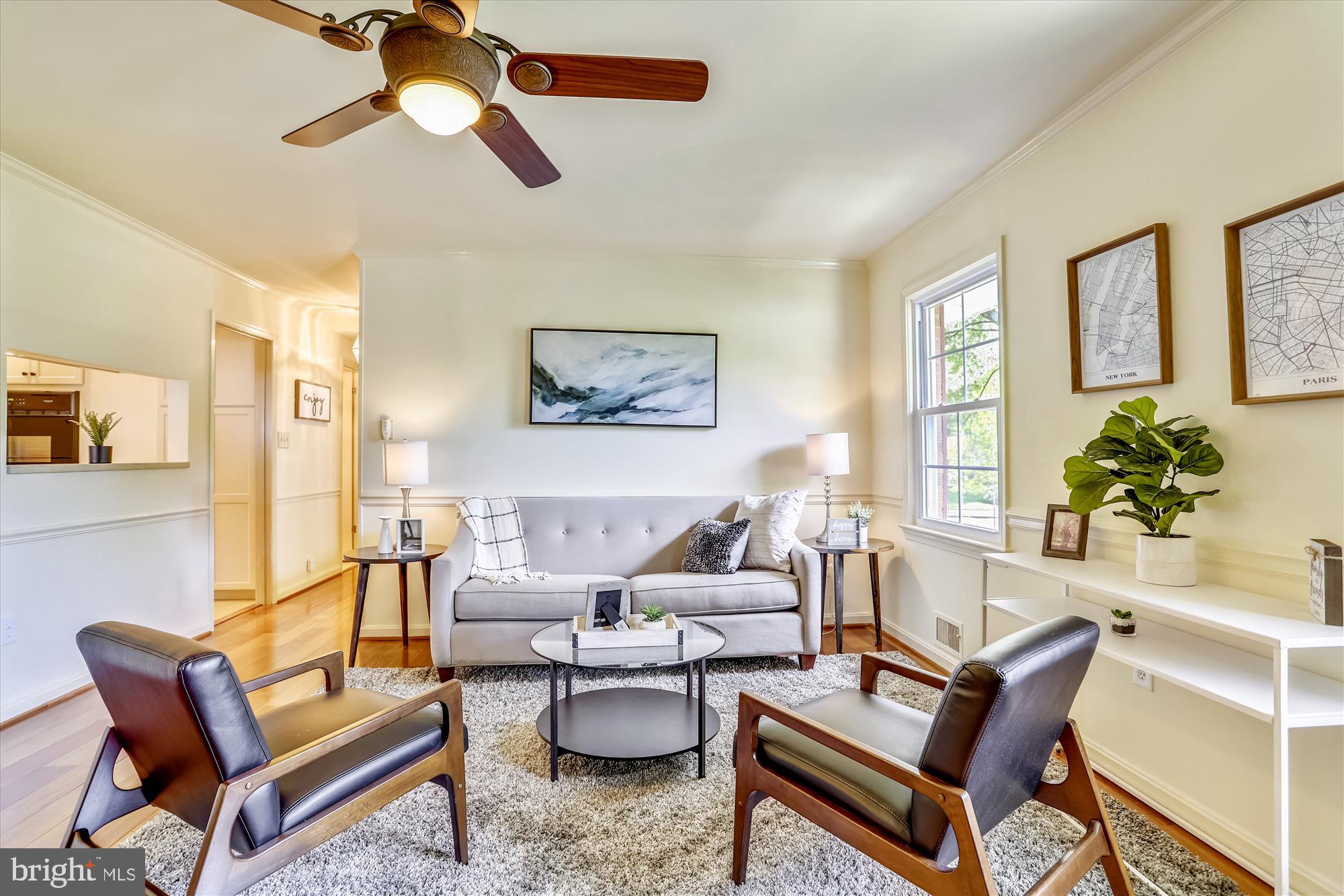8427 Fort Hunt Road Alexandria, VA 22308 - Photo 3 of 35 Family Room
