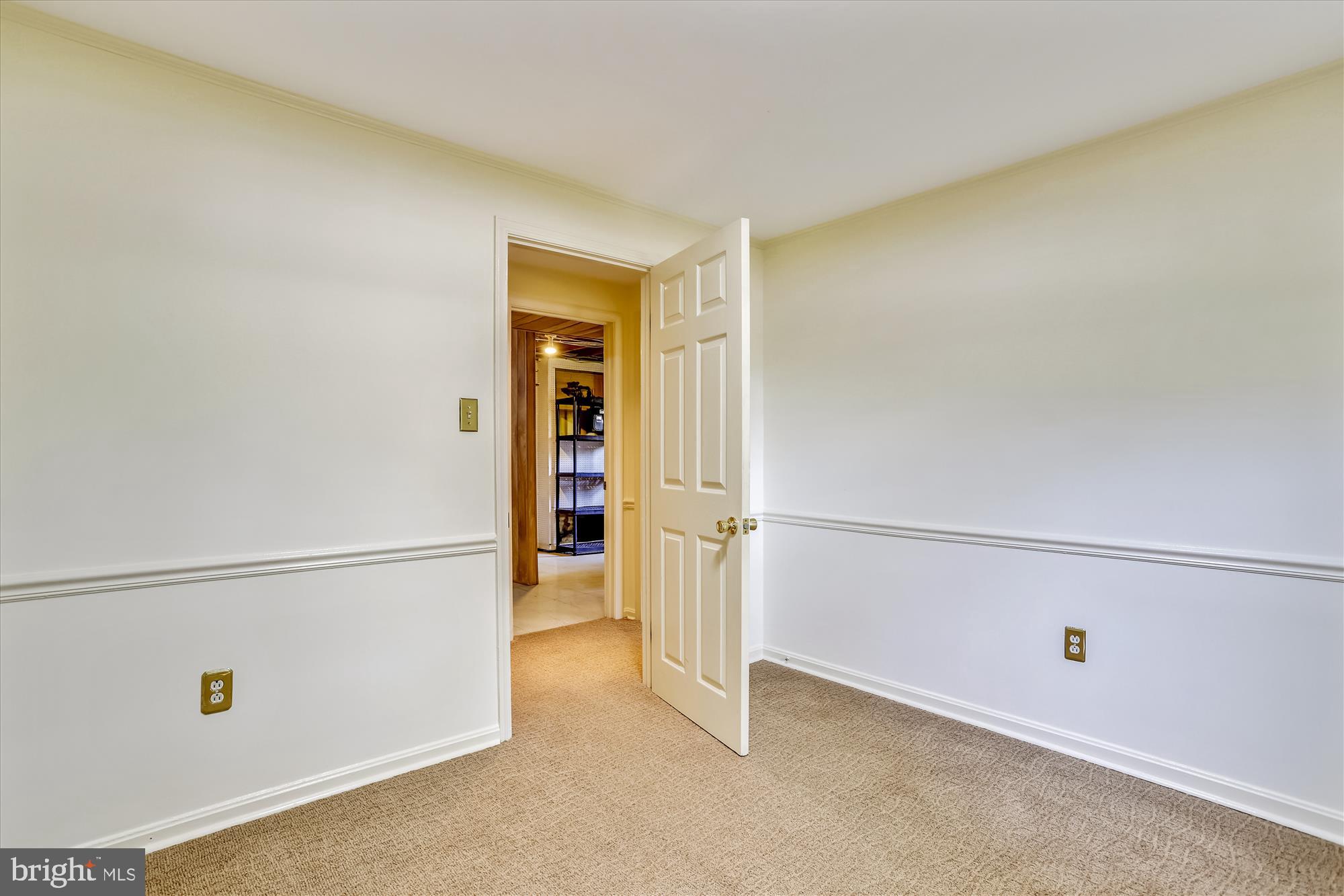 8427 Fort Hunt Road Alexandria, VA 22308 - Photo 24 of 35 Bedroom 3 Lower Level