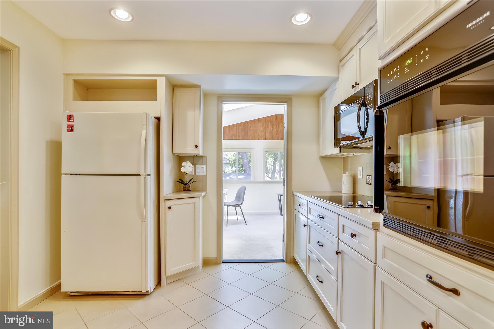8427 Fort Hunt Road Alexandria, VA 22308 - Photo 10 of 35 Kitchen