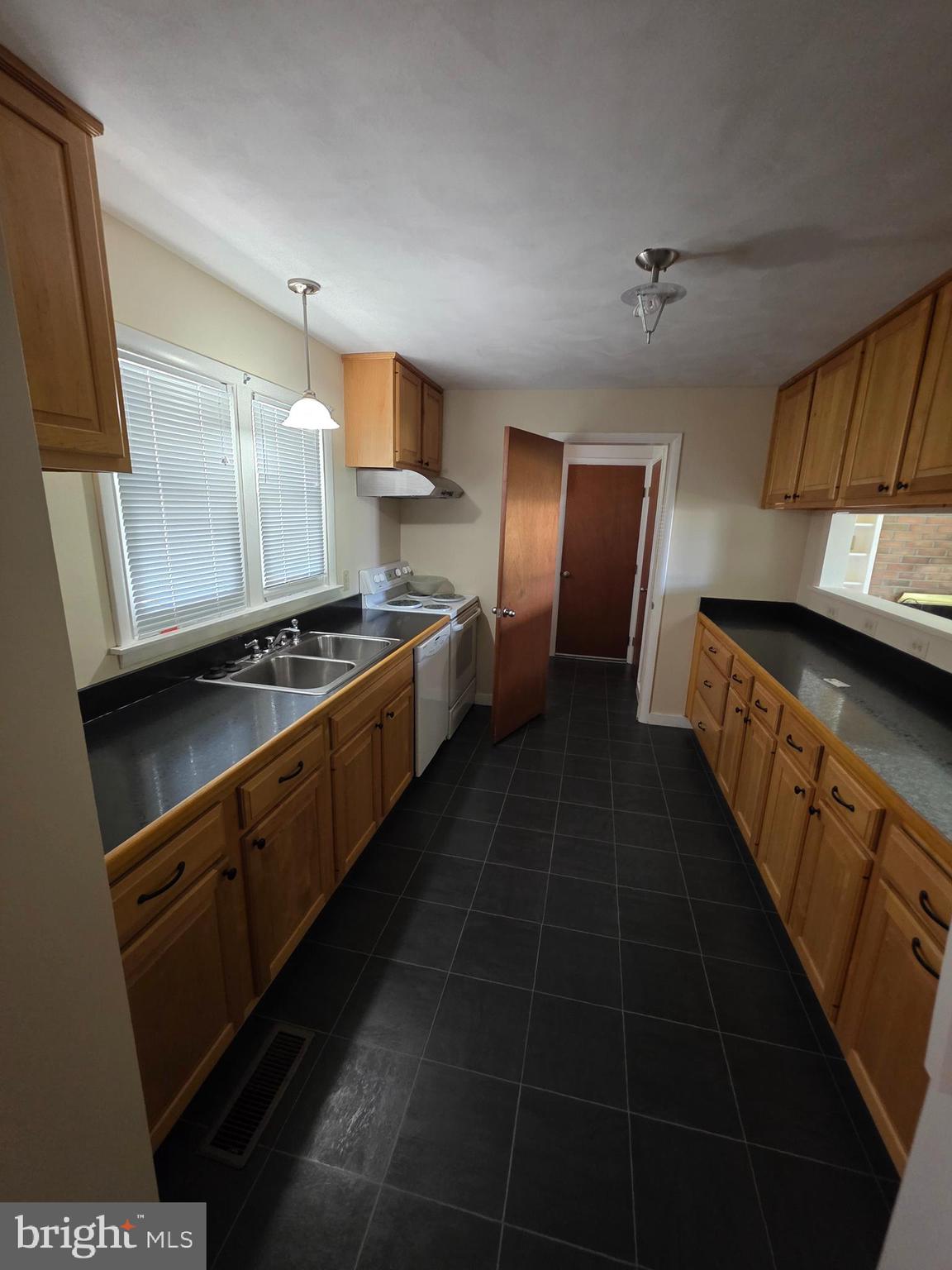 4620 Harwich Road Harrisburg, PA 17109 - Photo 12 of 38 Gallery Image 12