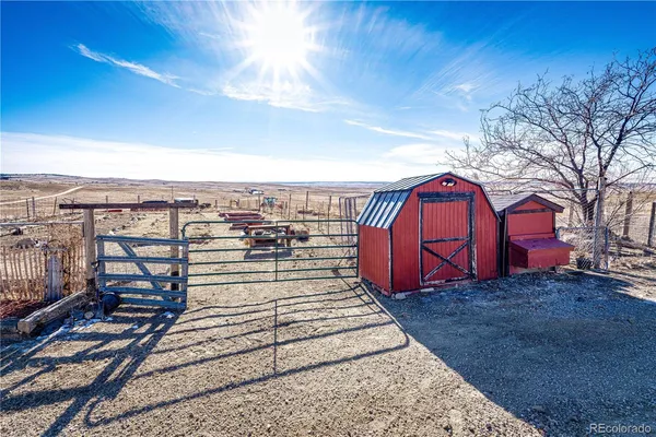 a picture of city view with ocean view