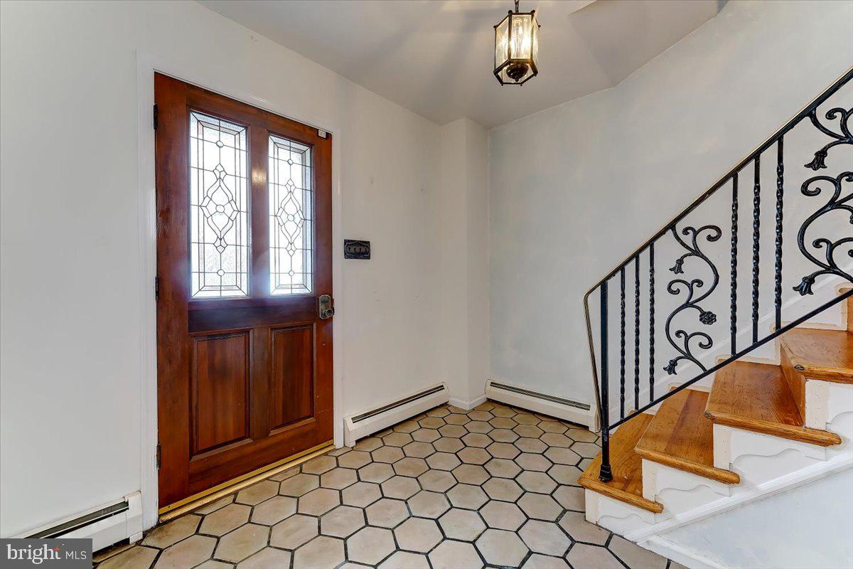 1117 Secane Road Secane, PA 19018 - Photo 4 of 30