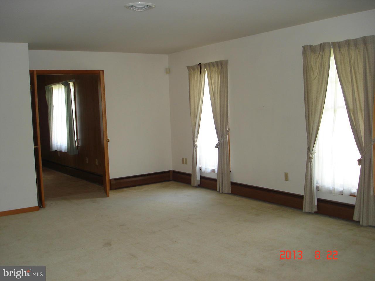 121 Sharp Road Denton, MD 21629 - Photo 15 of 22 Living Room
