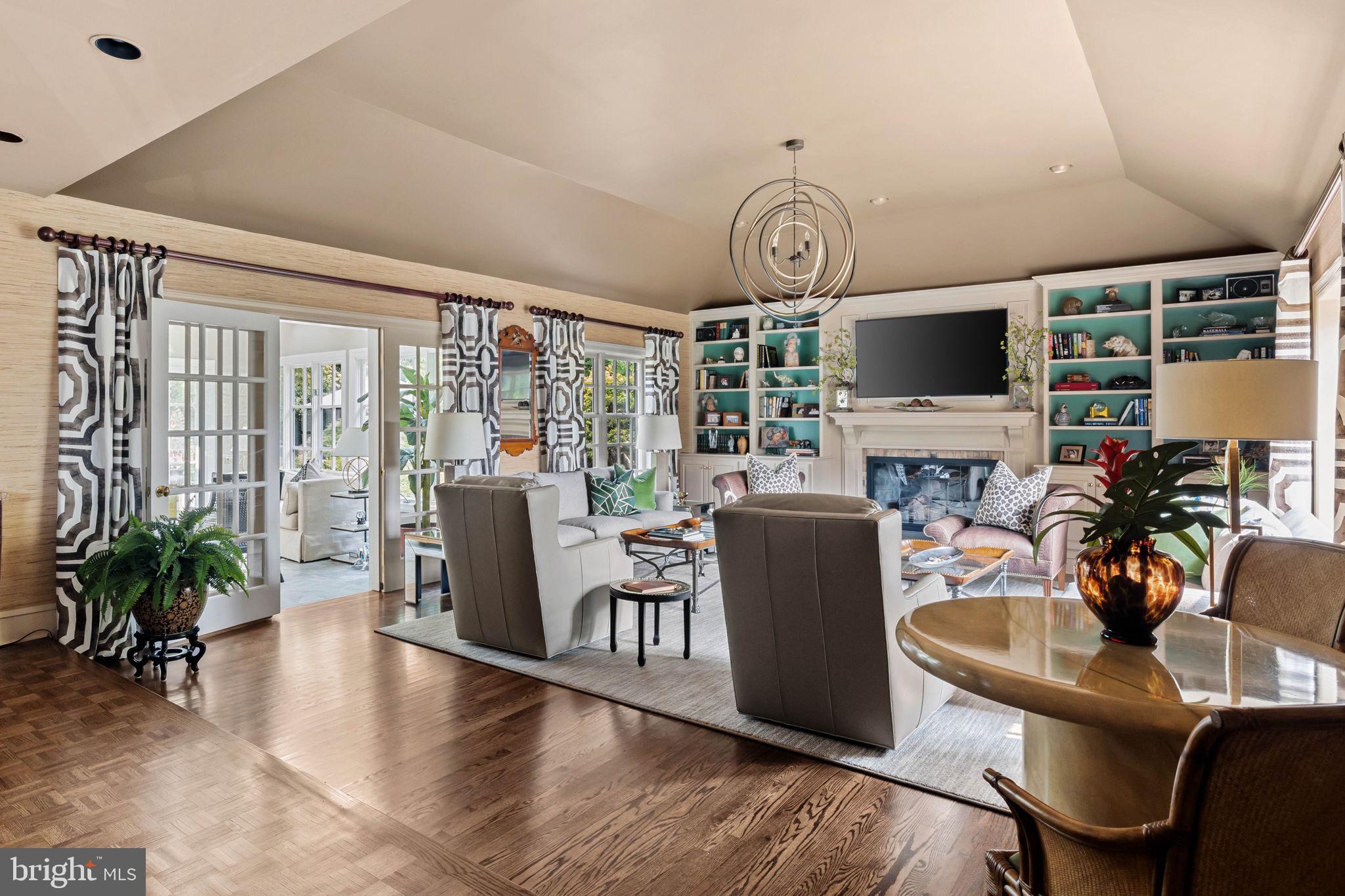 2001 Kentmere Place Wilmington, DE 19806 - Photo 22 of 54 Family Room