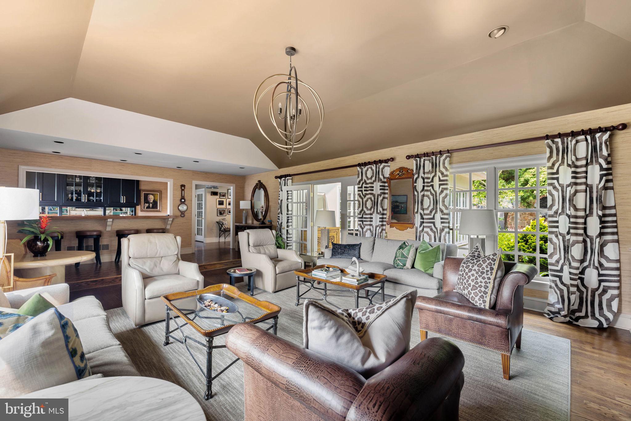 2001 Kentmere Place Wilmington, DE 19806 - Photo 23 of 54 Family Room