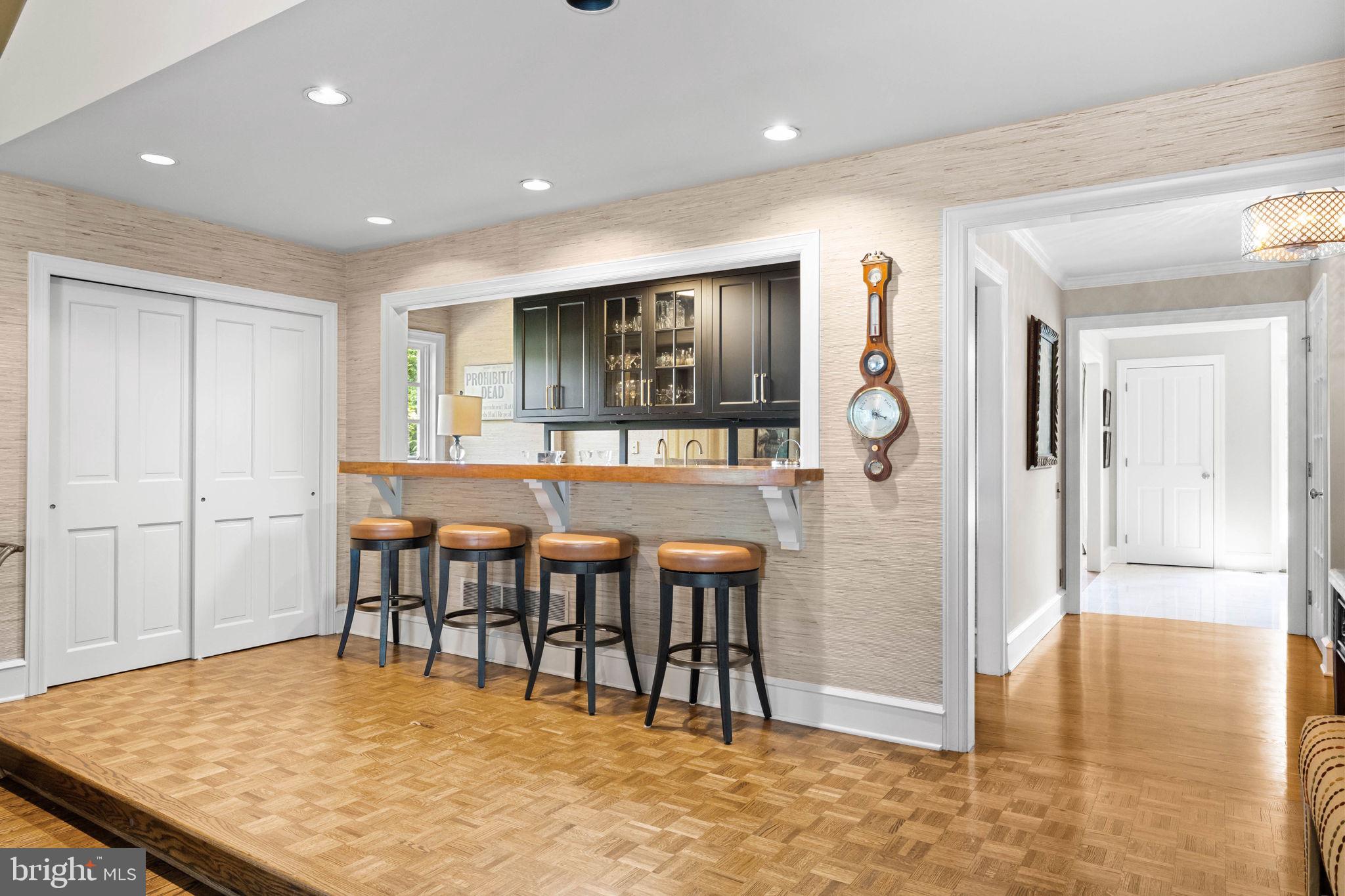 2001 Kentmere Place Wilmington, DE 19806 - Photo 26 of 54 Bar