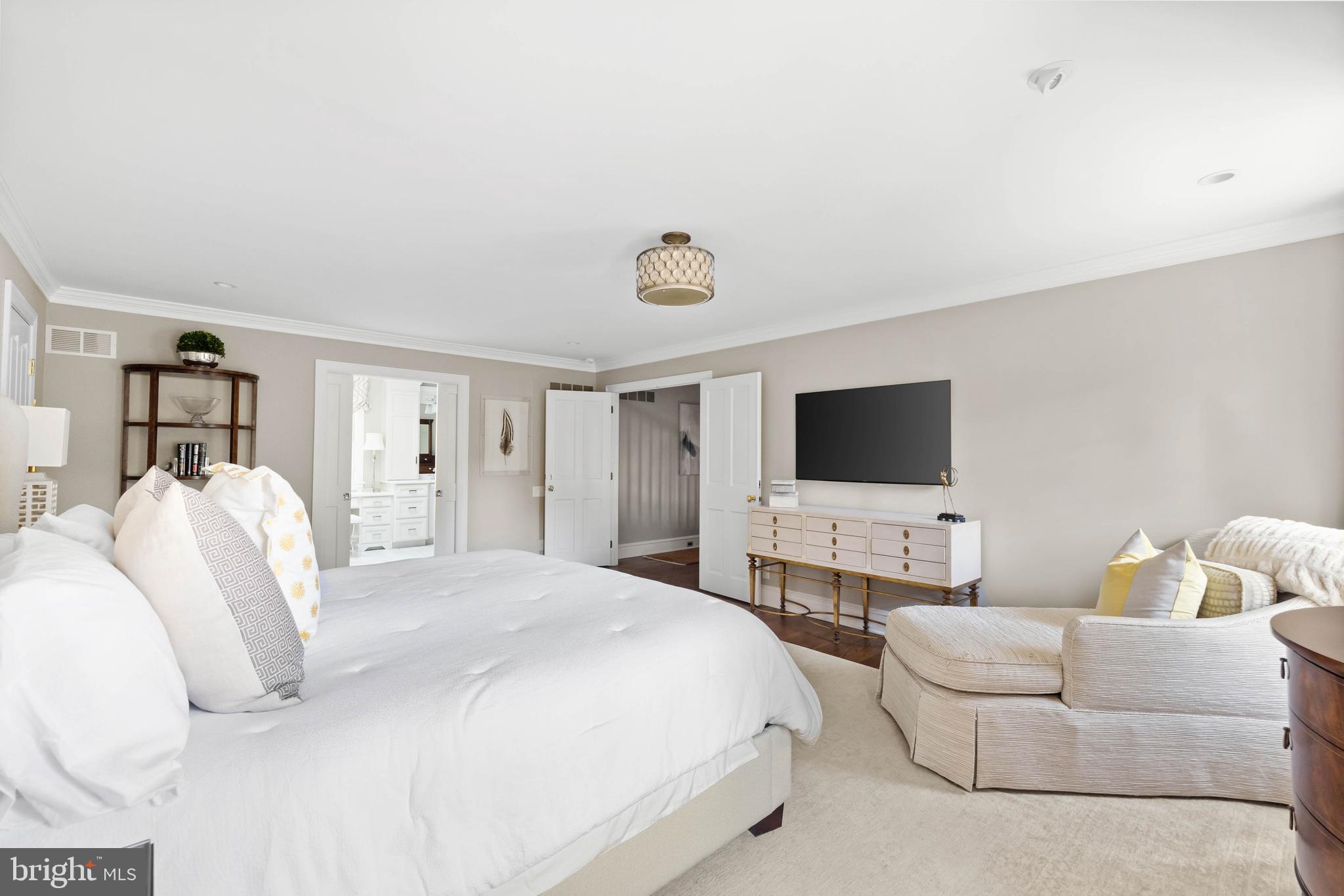 2001 Kentmere Place Wilmington, DE 19806 - Photo 33 of 54 Primary Bedroom