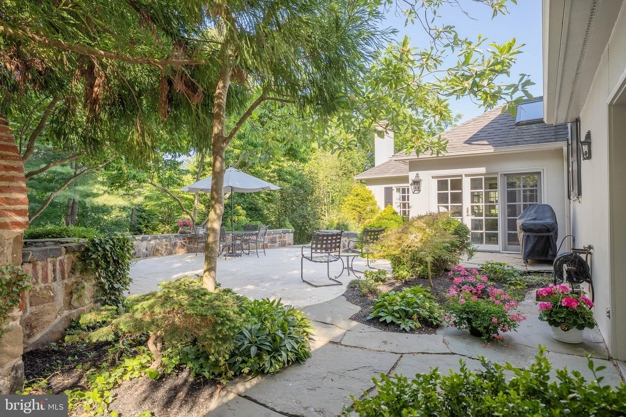 2001 Kentmere Place Wilmington, DE 19806 - Photo 47 of 54 Rear Exterior Patio