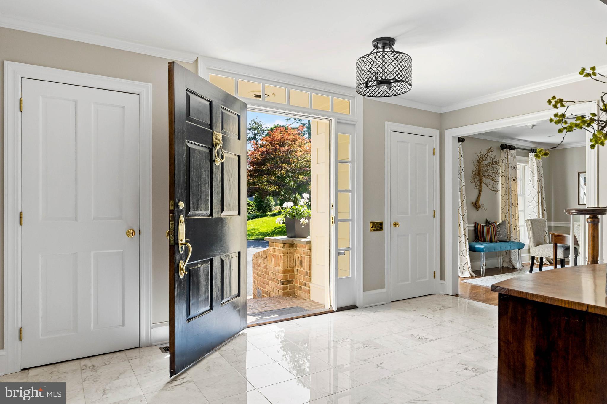 2001 Kentmere Place Wilmington, DE 19806 - Photo 6 of 54 Foyer